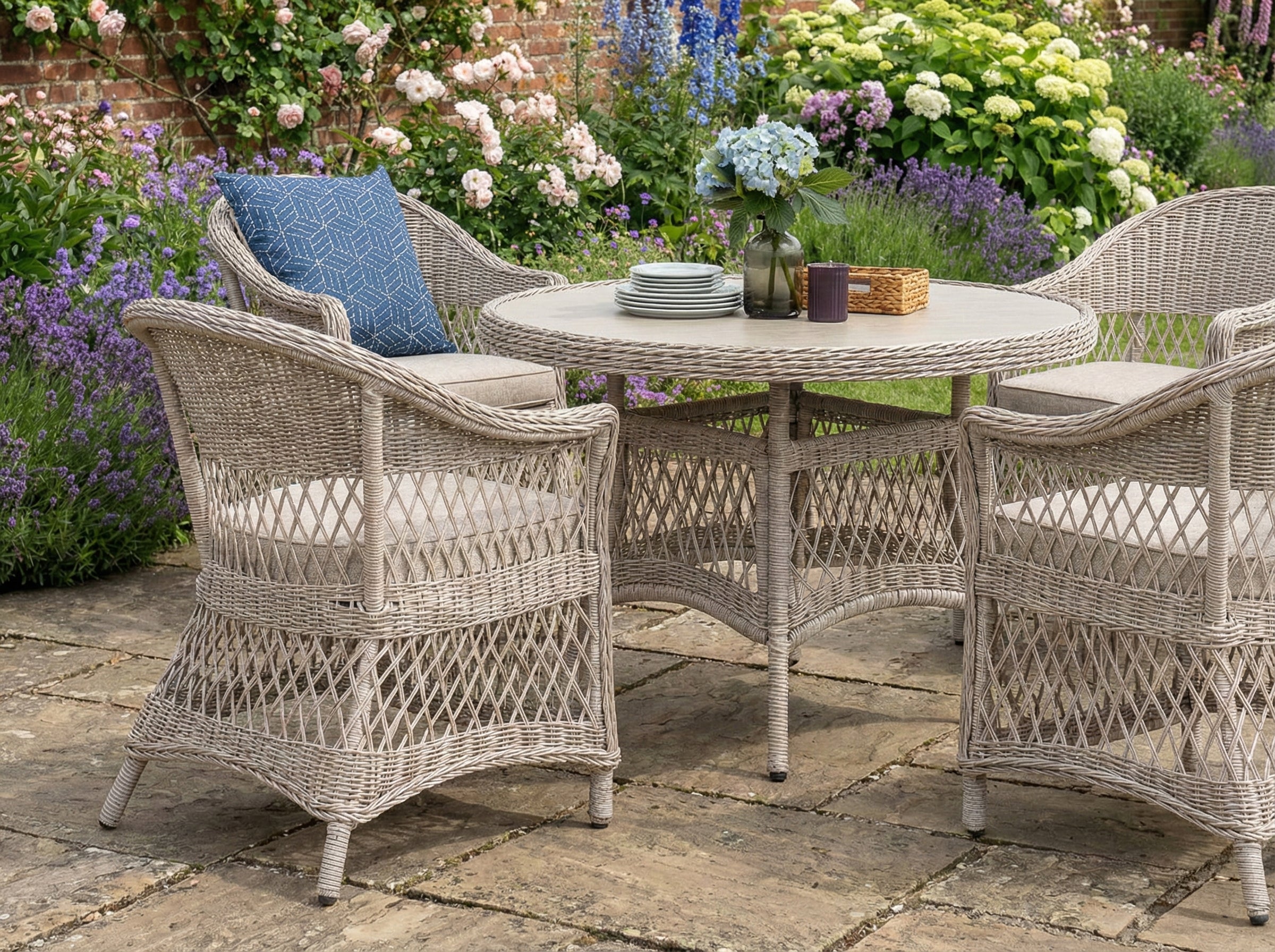 Cotswold 4 seat round dining set