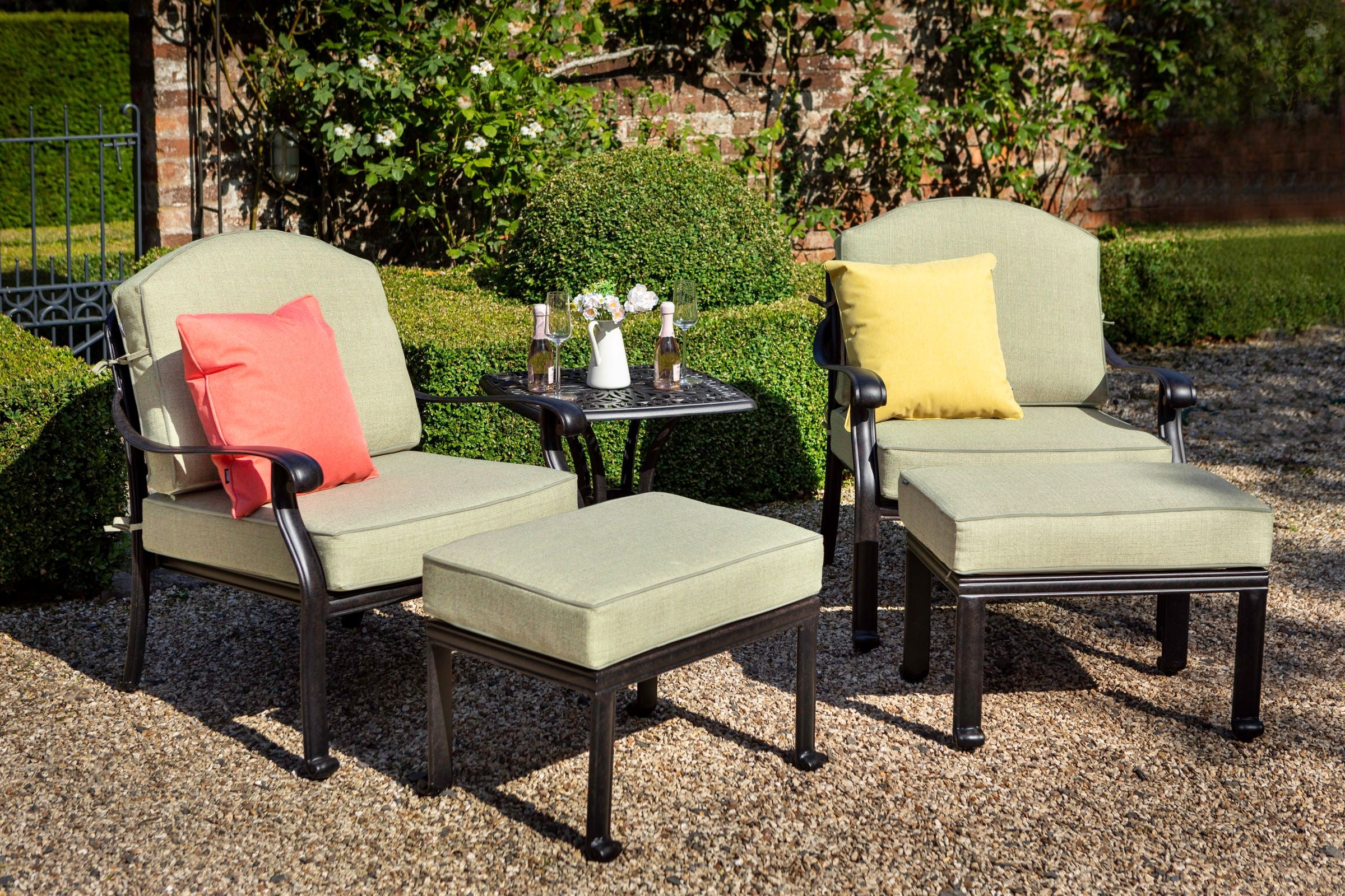 Highgrove 2 seat companion set