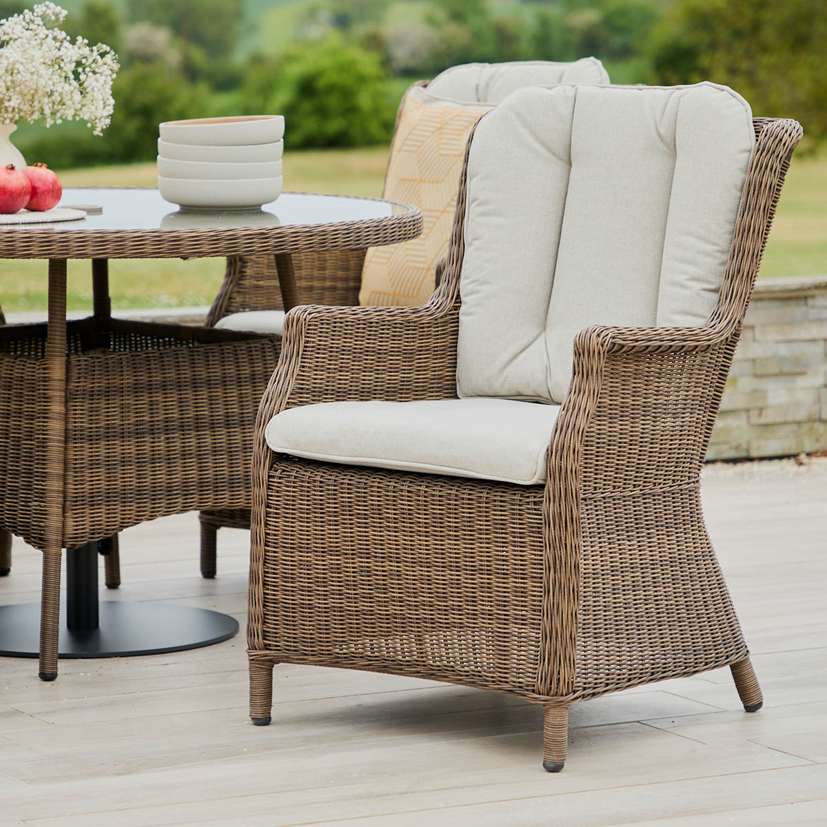 Montpellier 4 seat dining set inc. 2.5m parasol