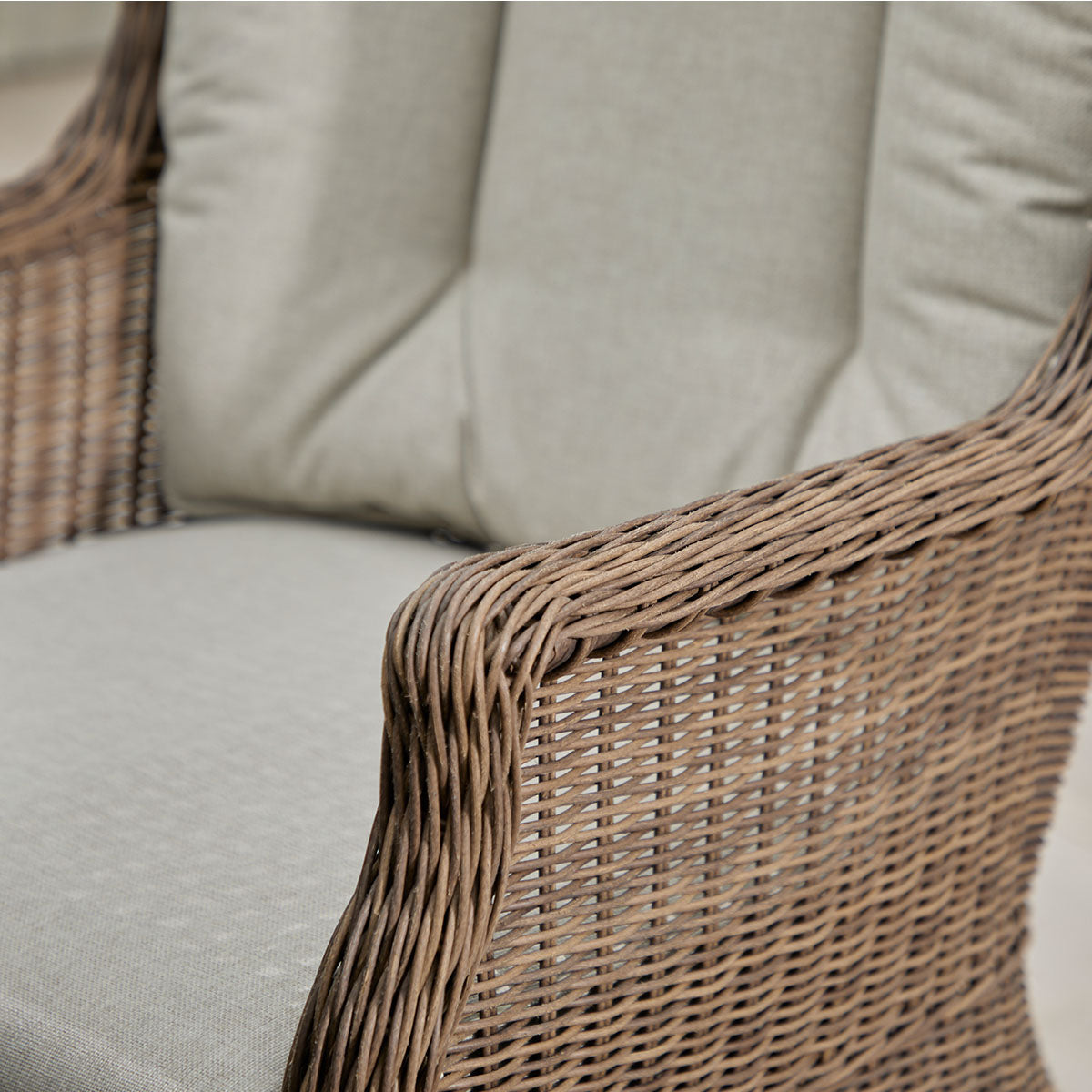 Montpellier 4 seat dining set inc. 2.5m parasol