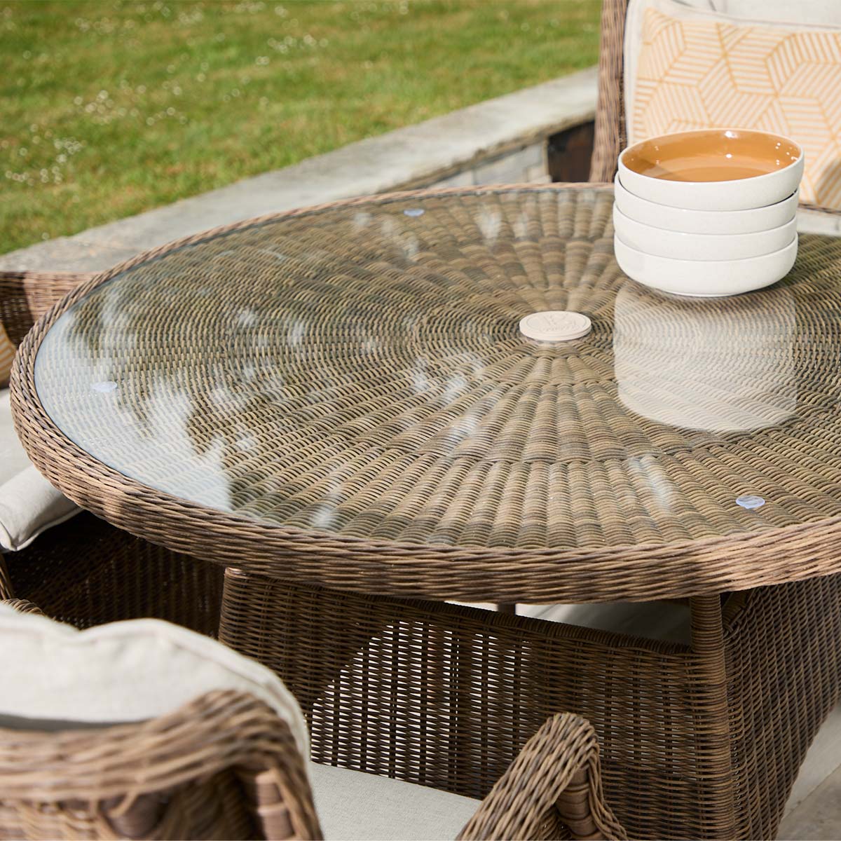 Montpellier 4 seat dining set inc. 2.5m parasol