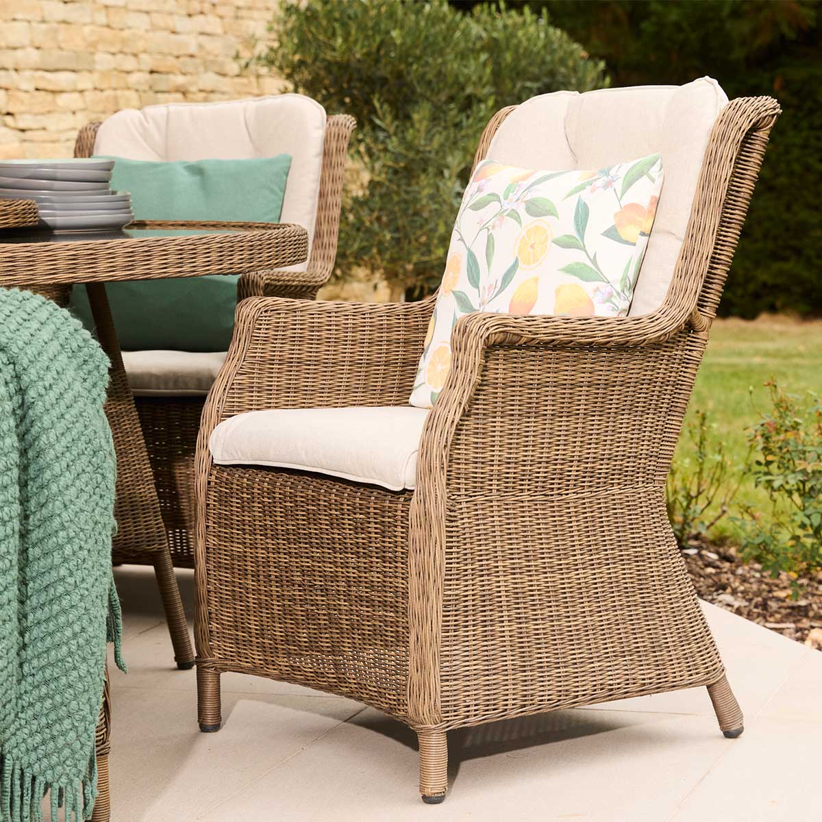 Montpellier 6 seat dining set with lazy Susan including 3m parasol