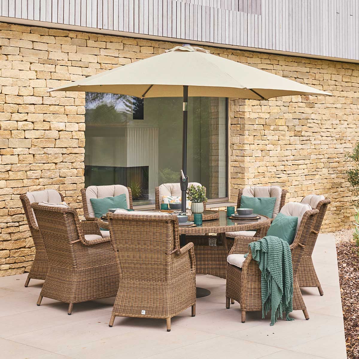 Montpellier 8 seat dining set with lazy Susan including 3m parasol