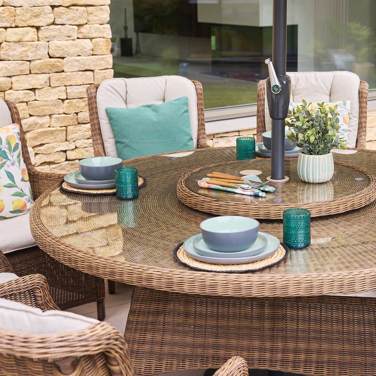 Montpellier 8 seat dining set with lazy Susan including 3m parasol