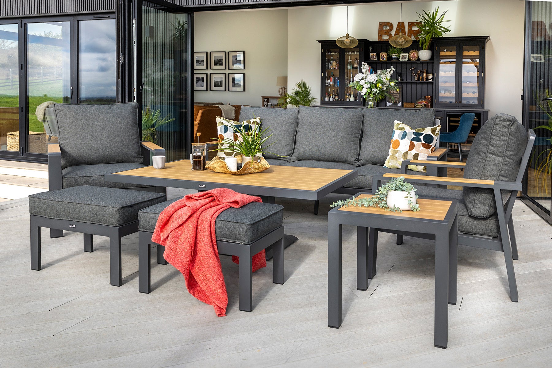 Sonas 3-Seat Lounge Set